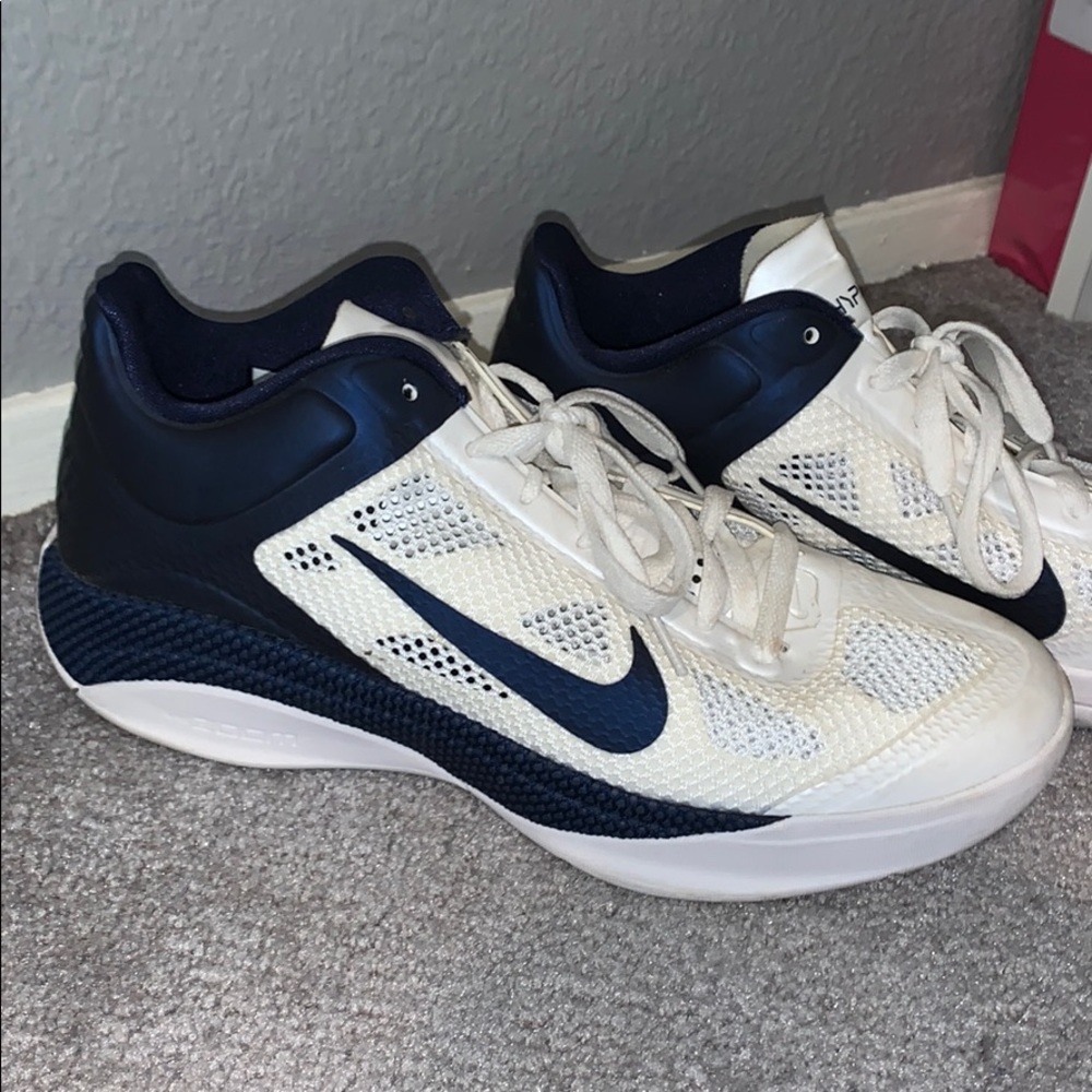 Women’s Basketball Shoes !